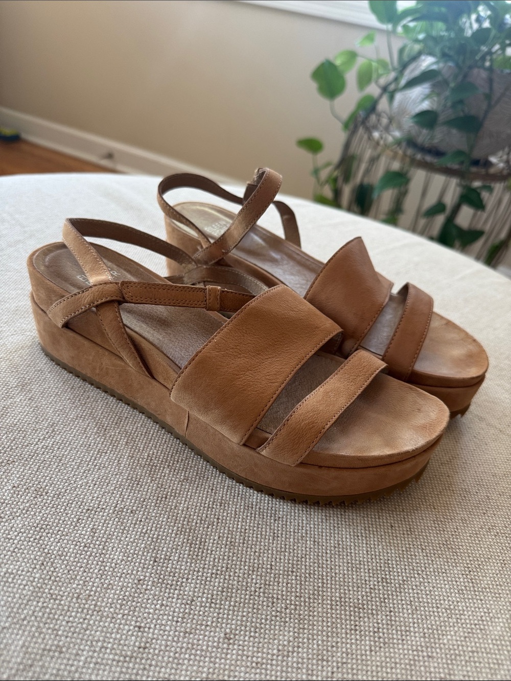 Eileen Fisher Tan Leather Platform Sandals - Strappy